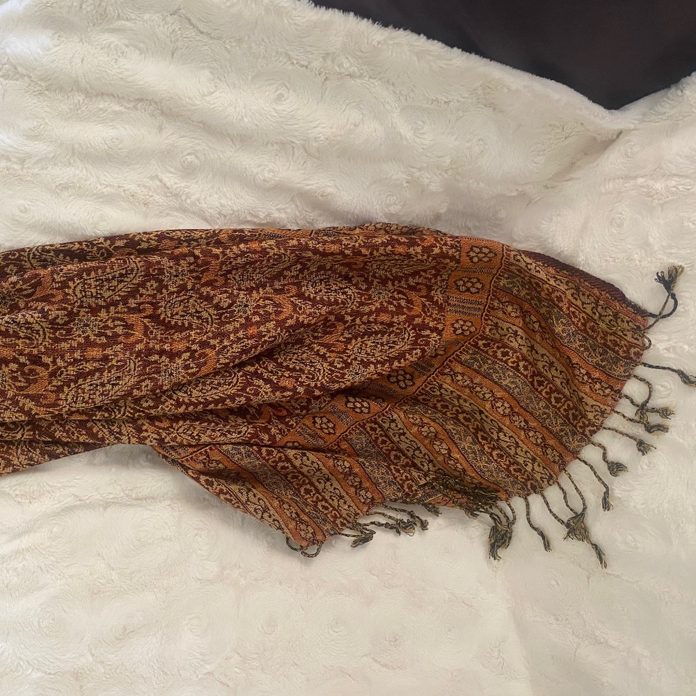 Isabella Scarf - Picture 5 of 5